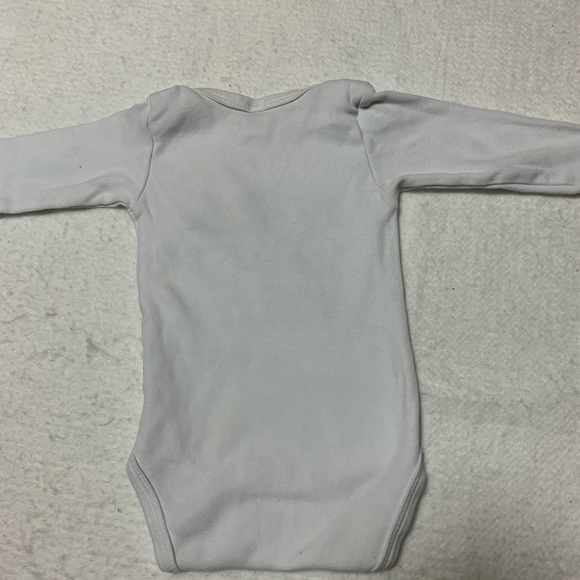 Monogrammed “William” onesie - Picture 4 of 4